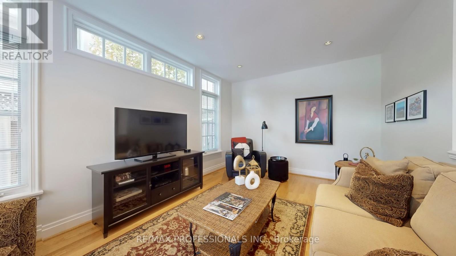 44 Robin Hood Road, Toronto, Ontario M9A 2W8 - Photo 16 - W12542488