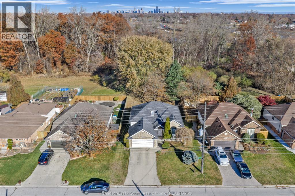 2320 Lambton, Windsor, Ontario N9E 4E4 - Photo 3 - 25029467