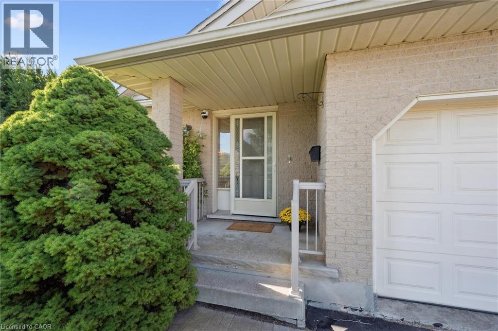 359 Westvale Drive, Waterloo, Ontario  N2T 2M6 - Photo 2 - 40776993