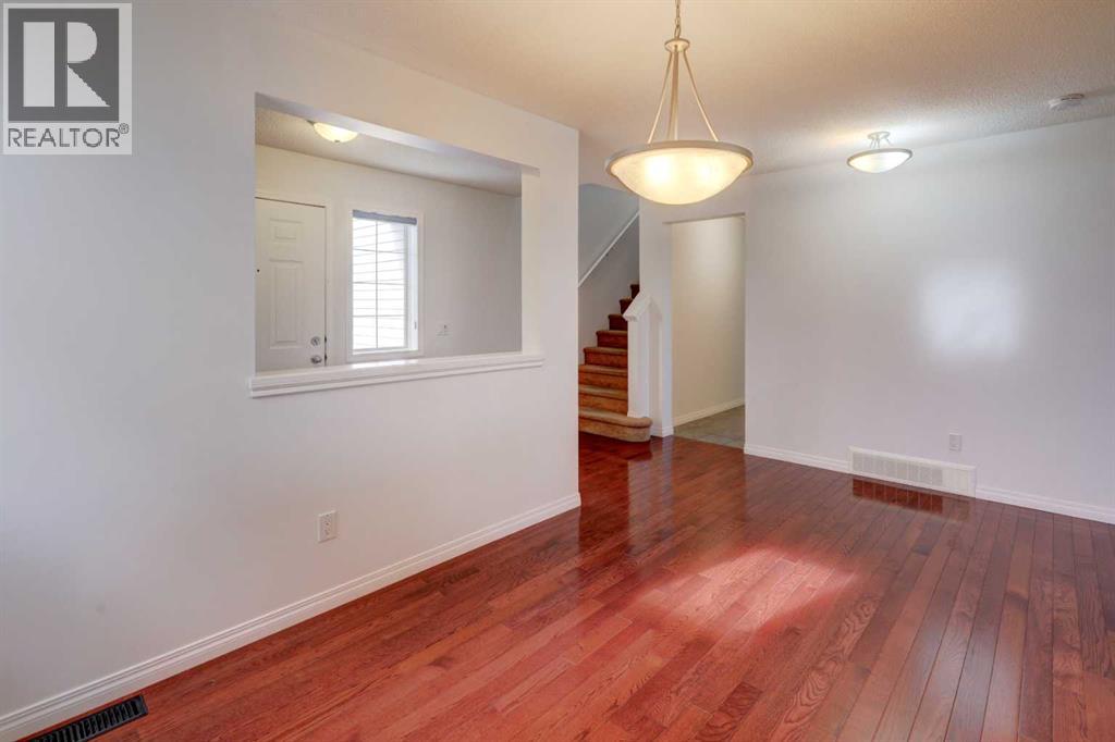 160 Rockywood Park Nw, Calgary, Alberta  T3G 5S1 - Photo 4 - A2263424