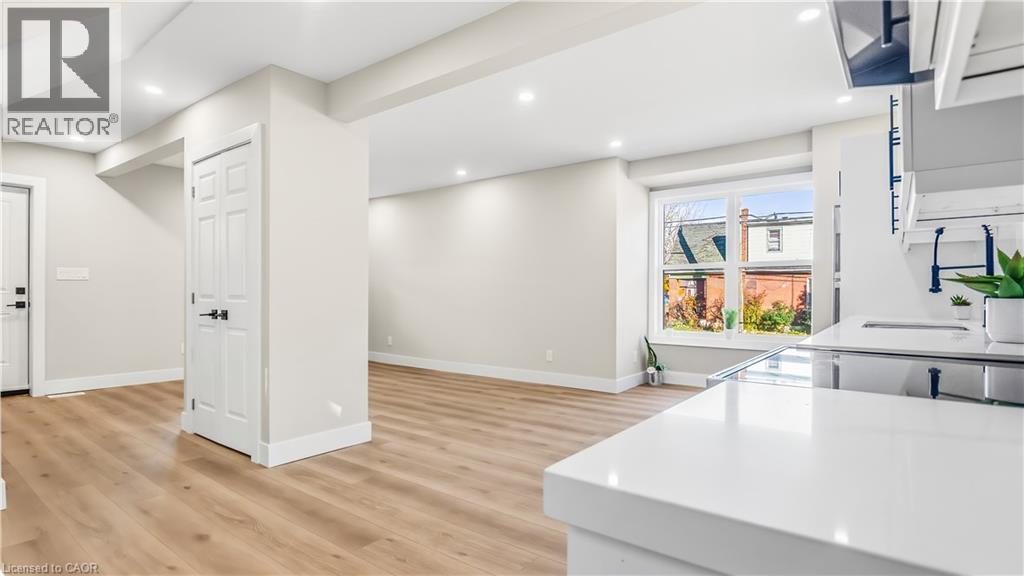 491 Upper Wentworth Street, Hamilton, Ontario  L9A 4T8 - Photo 9 - 40789109