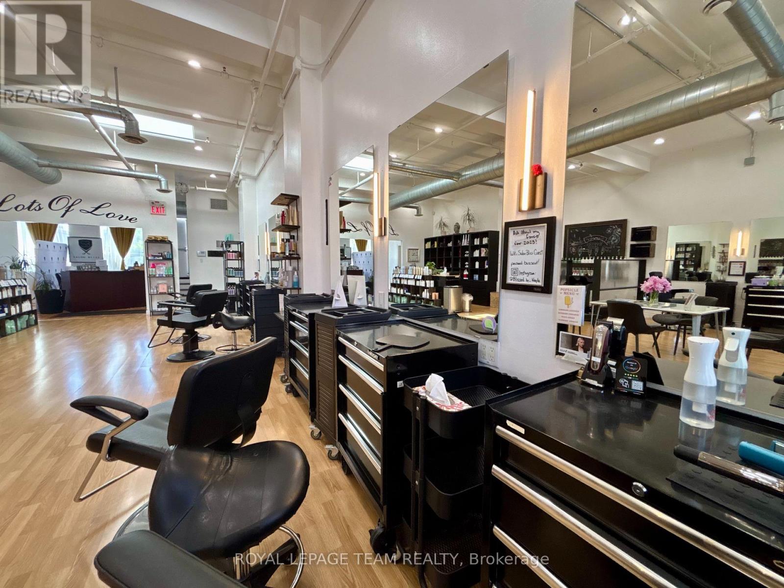 301 Bank Street, Ottawa, Ontario  K2P 1X7 - Photo 10 - X12459971