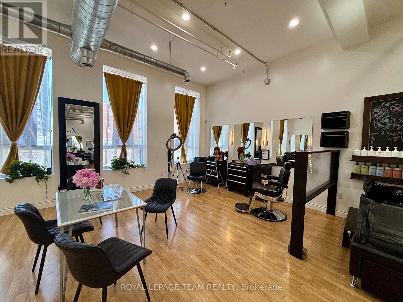 301 Bank Street, Ottawa, Ontario  K2P 1X7 - Photo 13 - X12459971