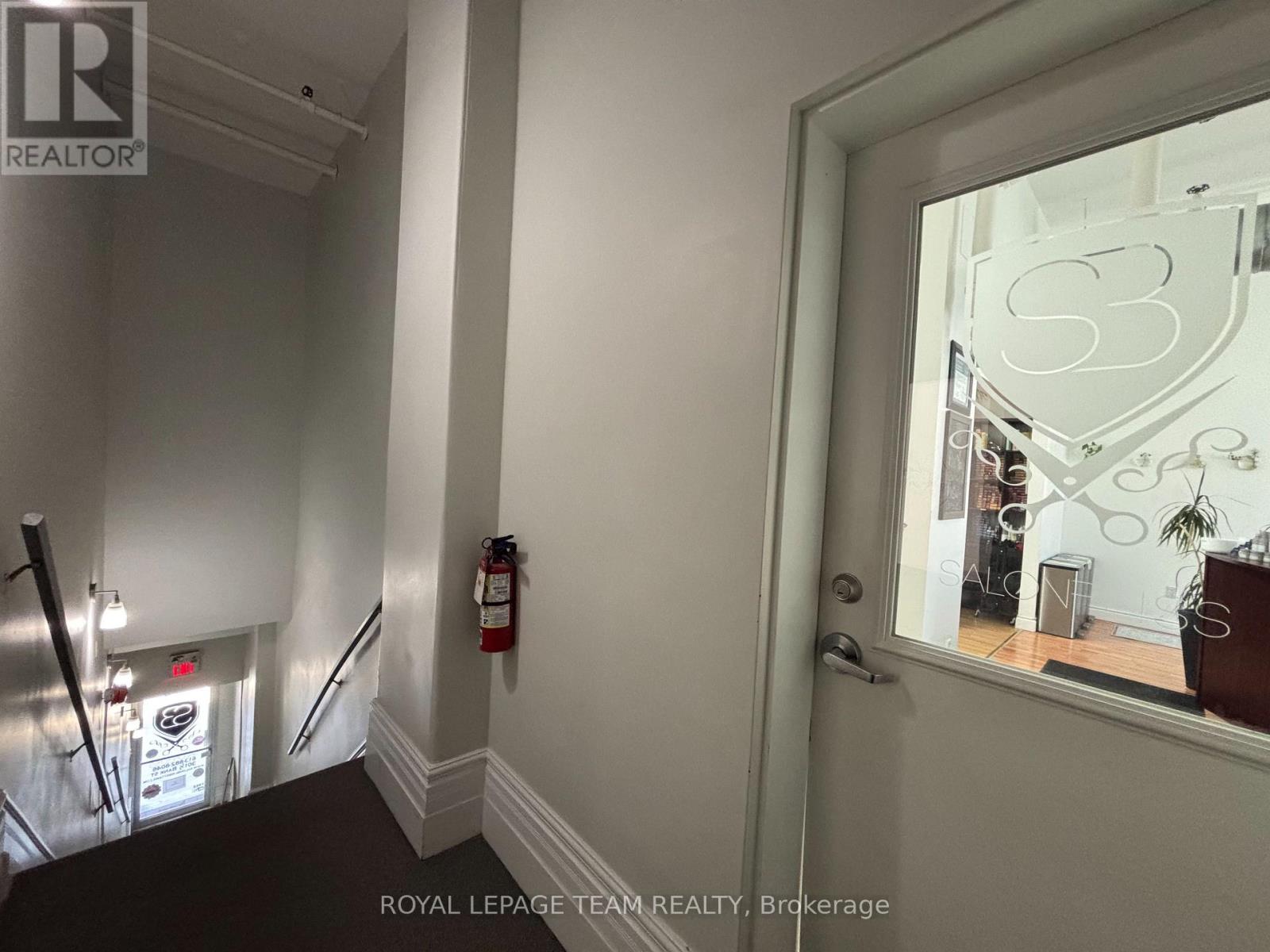 301 Bank Street, Ottawa, Ontario  K2P 1X7 - Photo 4 - X12459971