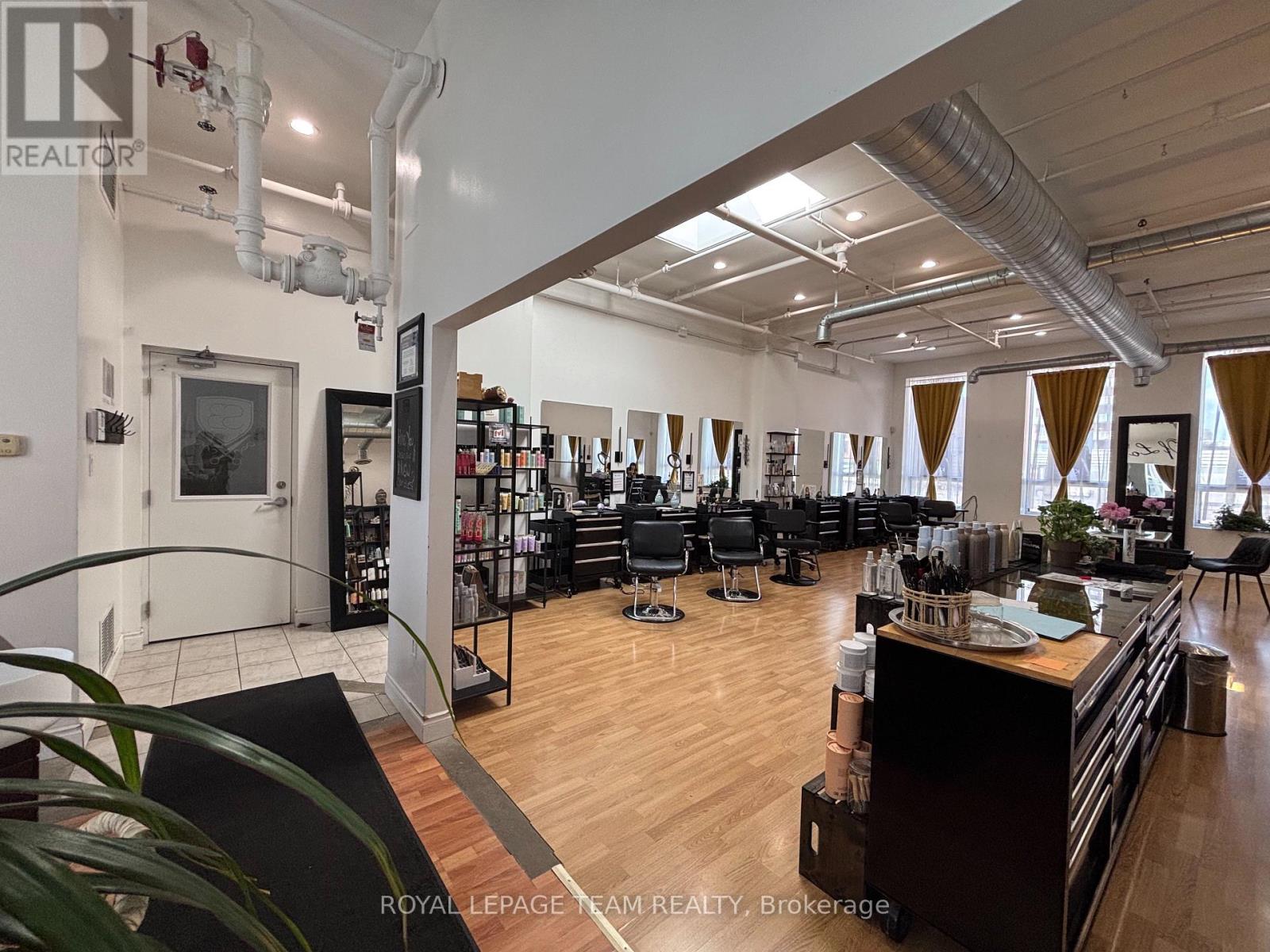 301 Bank Street, Ottawa, Ontario  K2P 1X7 - Photo 5 - X12459971