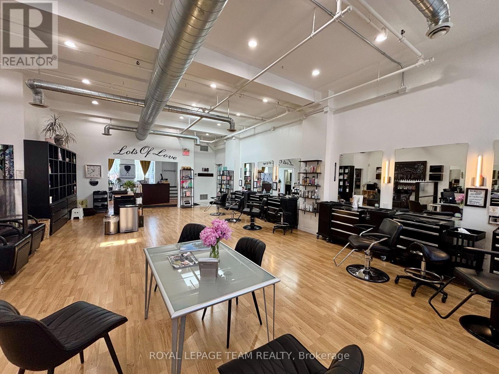 301 Bank Street, Ottawa, Ontario  K2P 1X7 - Photo 8 - X12459971