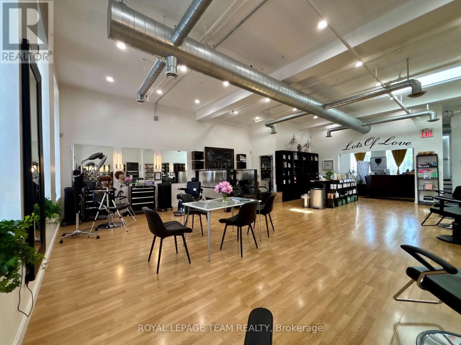 301 Bank Street, Ottawa, Ontario  K2P 1X7 - Photo 9 - X12459971