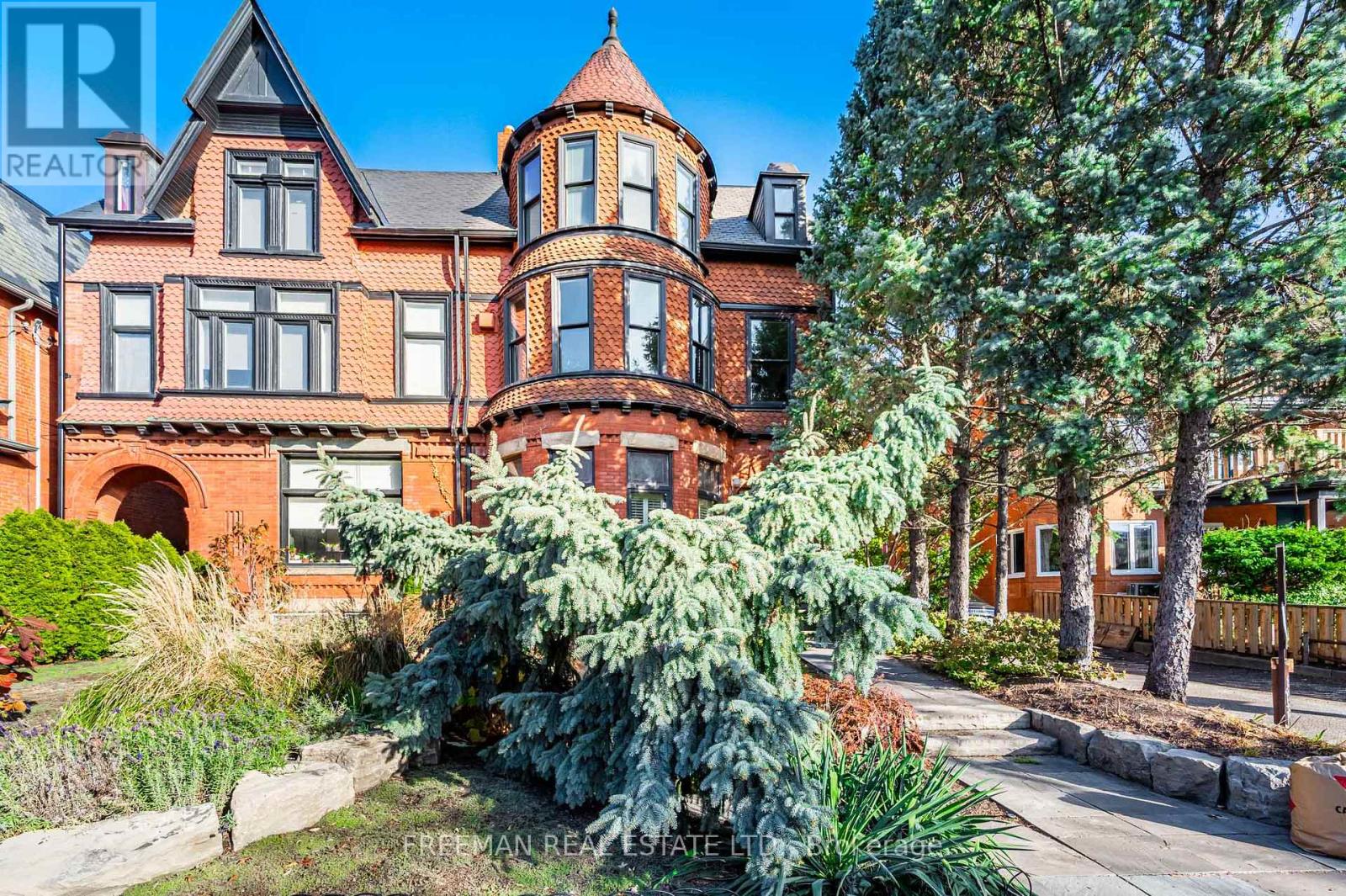 UPPER - 21 HOWLAND AVENUE, Toronto, Ontario