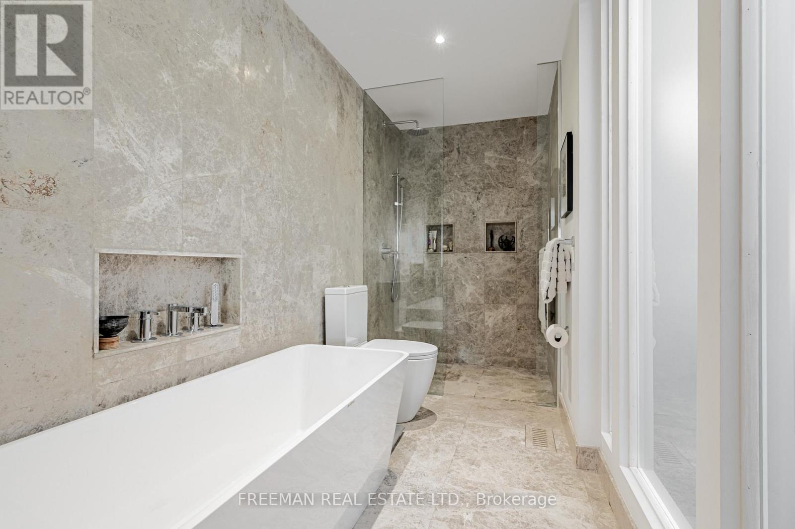 Upper - 21 Howland Avenue, Toronto, Ontario  M5R 3B2 - Photo 26 - C12572728