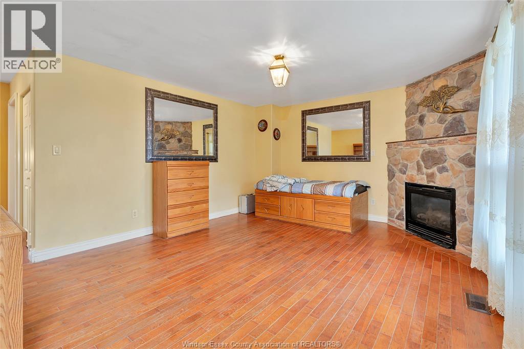 309 South Middle Road, Lakeshore, Ontario N0R 1K0 - Photo 3 - 25029319