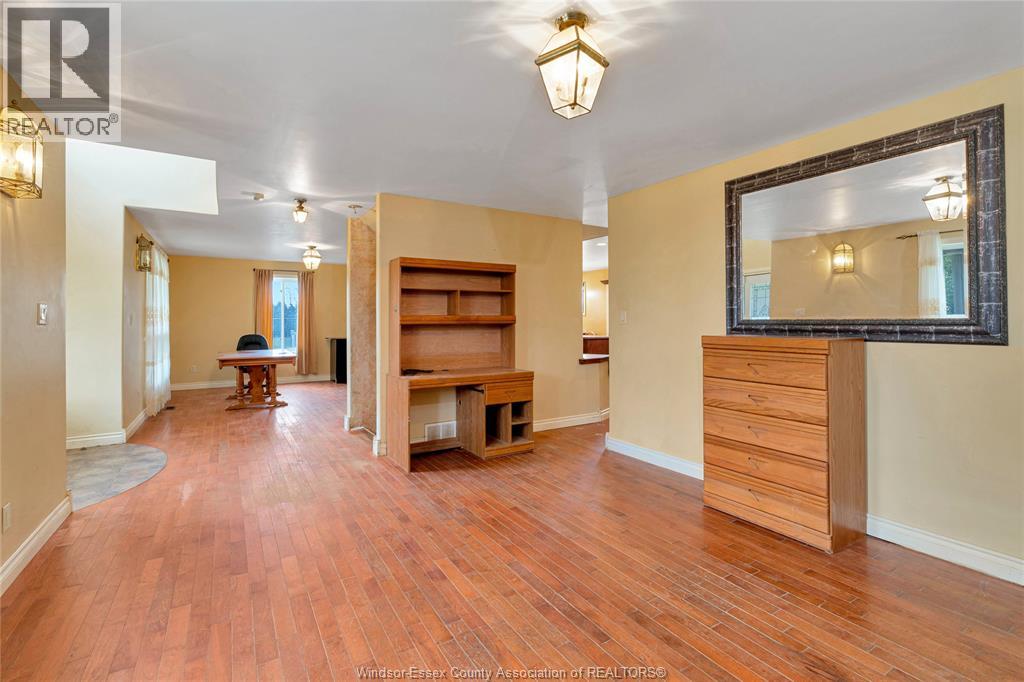 309 South Middle Road, Lakeshore, Ontario N0R 1K0 - Photo 2 - 25029319