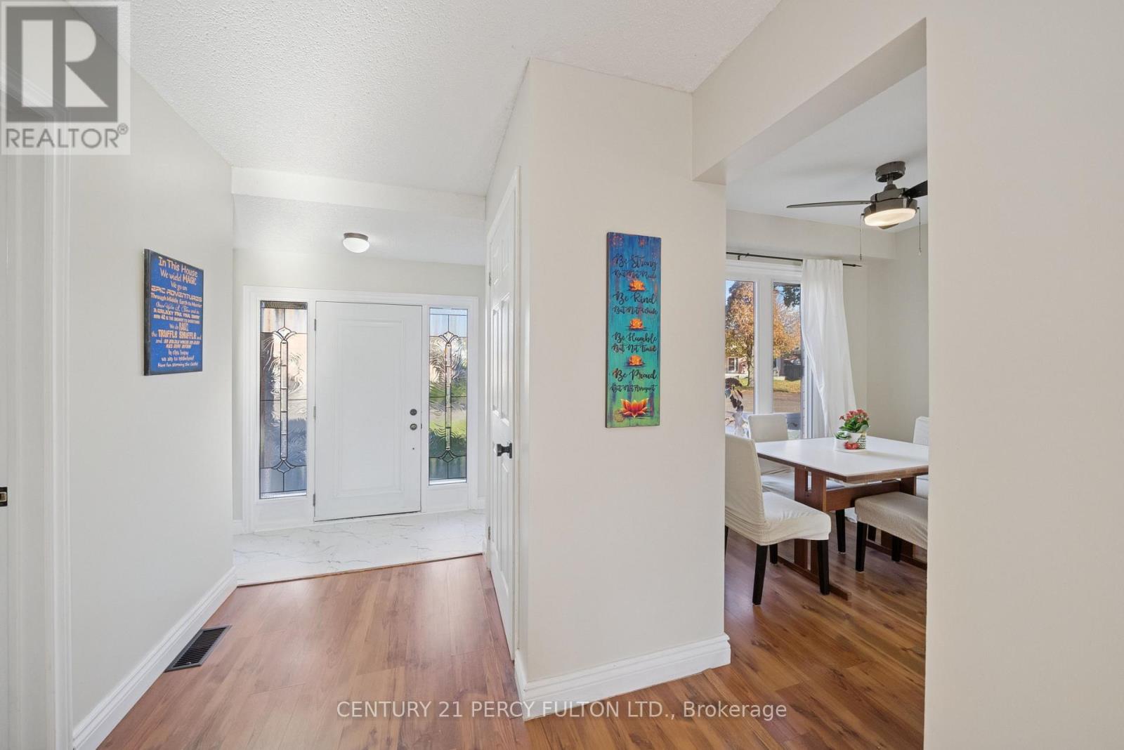 27 Arran Court, Clarington, Ontario  L1E 2E5 - Photo 4 - E12572764