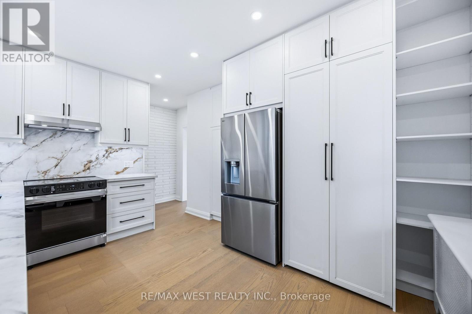 32 Heale Avenue, Toronto, Ontario  M1N 3X7 - Photo 12 - E12572794