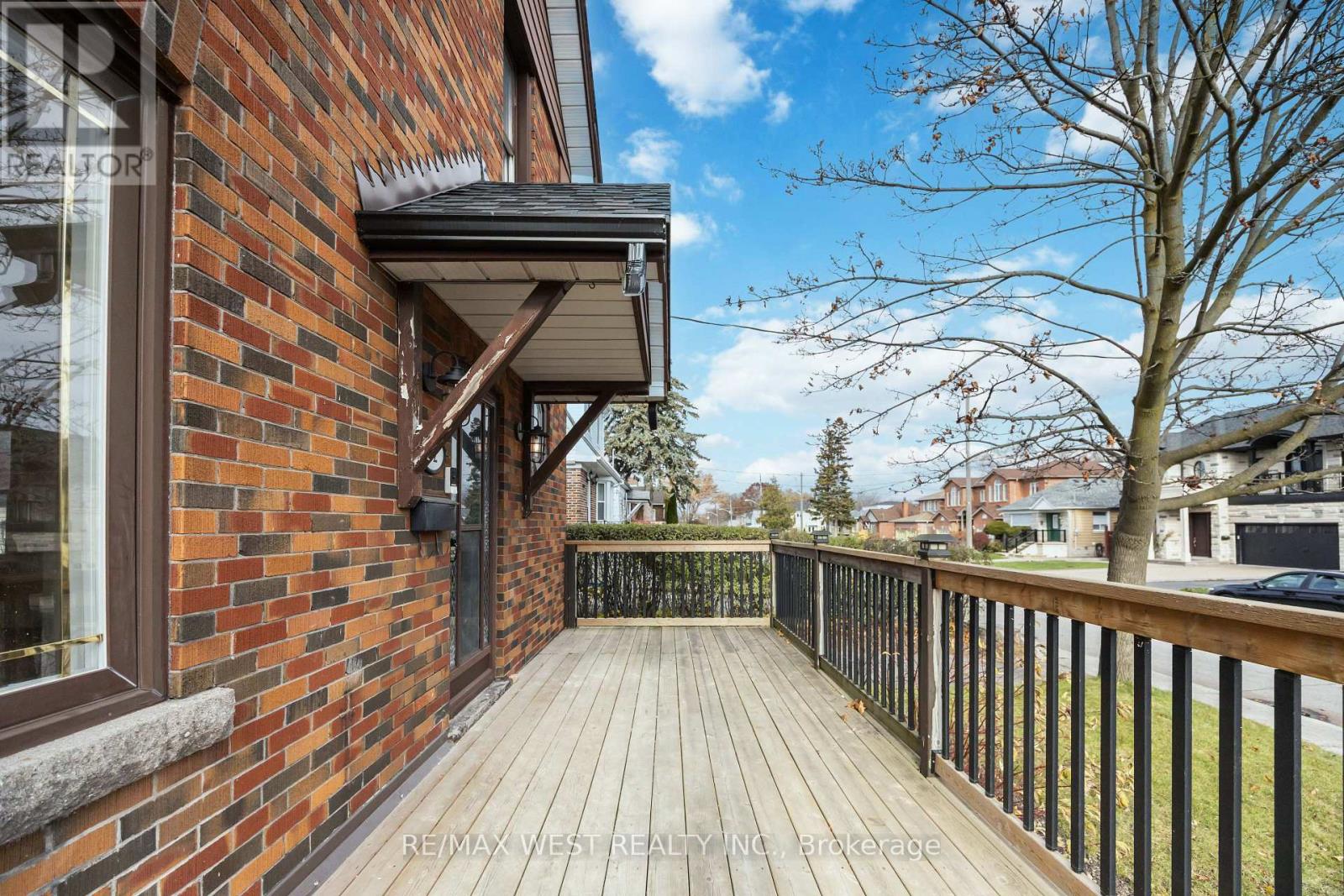 32 Heale Avenue, Toronto, Ontario  M1N 3X7 - Photo 3 - E12572794