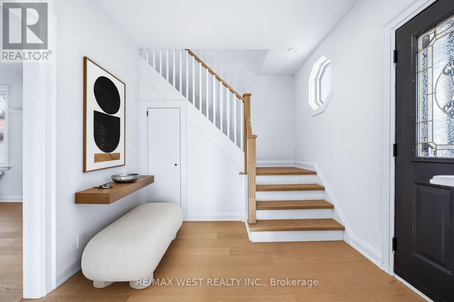 32 Heale Avenue, Toronto, Ontario  M1N 3X7 - Photo 4 - E12572794