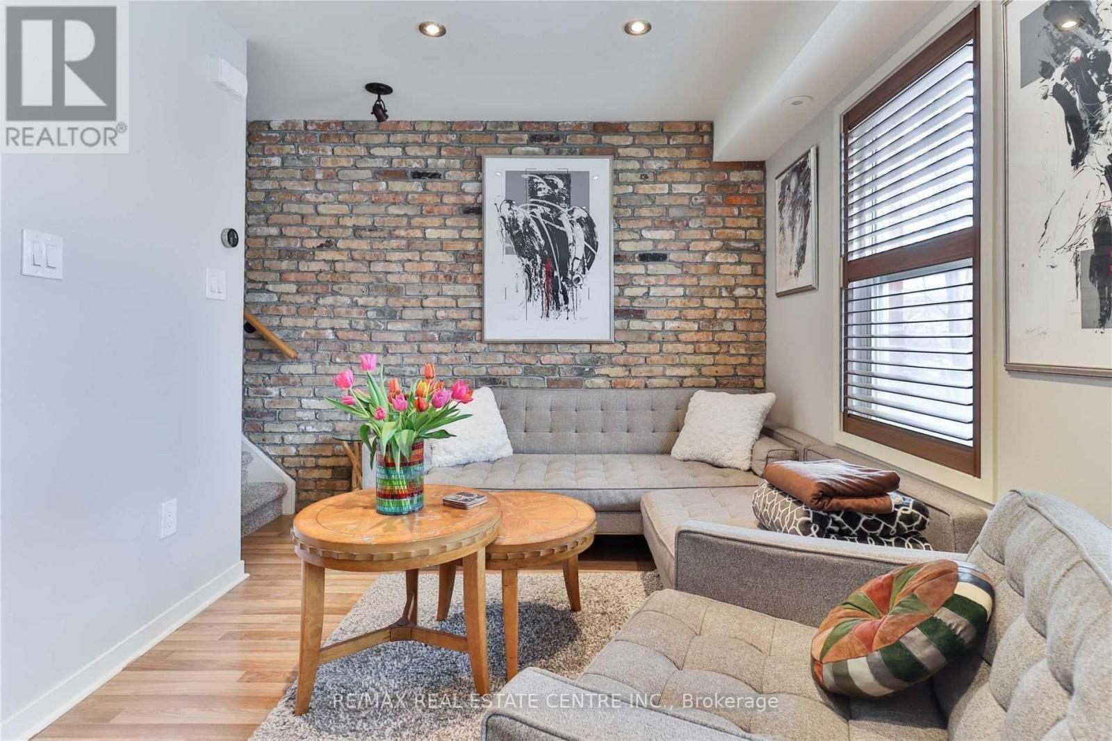 5 - 823 Dundas Road E, Toronto, Ontario  M4M 1P9 - Photo 3 - E12572832