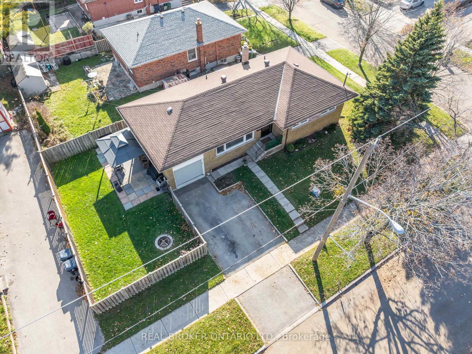 32 Kim Court, Toronto, Ontario  M1K 3R6 - Photo 11 - E12572864