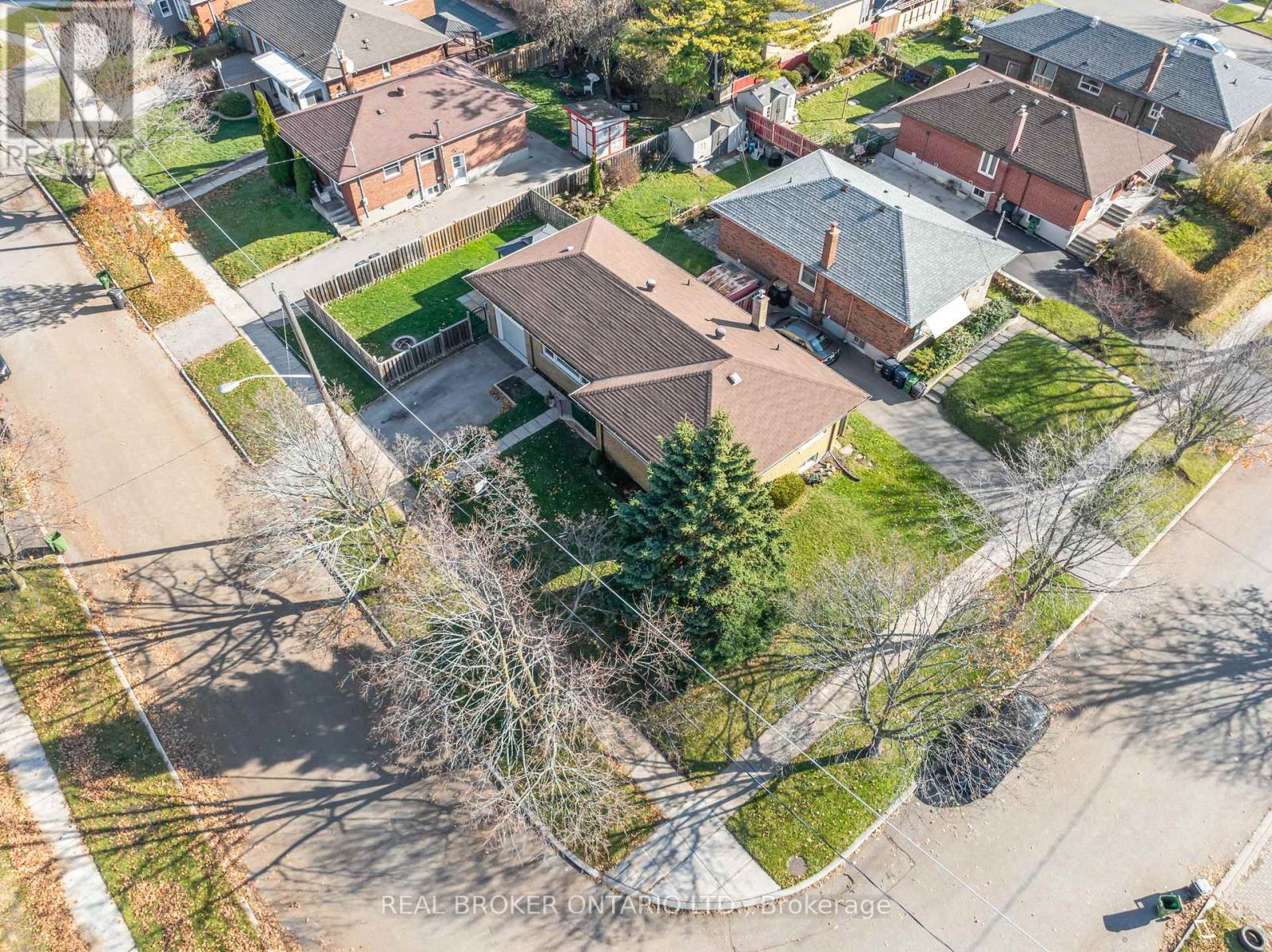 32 Kim Court, Toronto, Ontario  M1K 3R6 - Photo 12 - E12572864