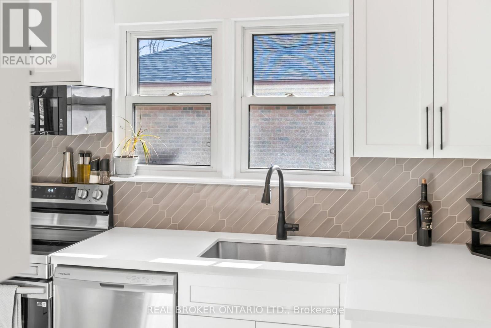 32 Kim Court, Toronto, Ontario  M1K 3R6 - Photo 15 - E12572864