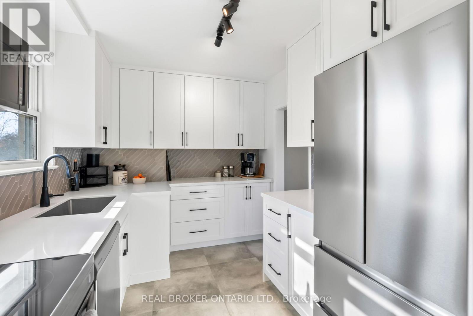 32 Kim Court, Toronto, Ontario  M1K 3R6 - Photo 17 - E12572864