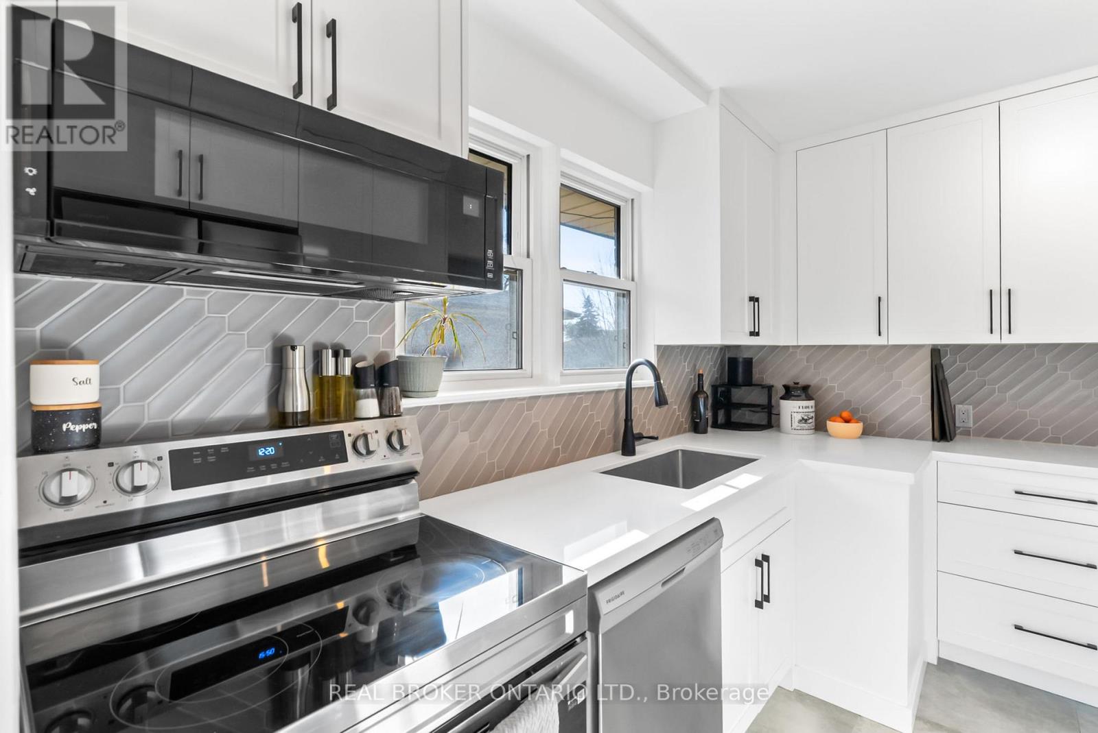 32 Kim Court, Toronto, Ontario  M1K 3R6 - Photo 19 - E12572864