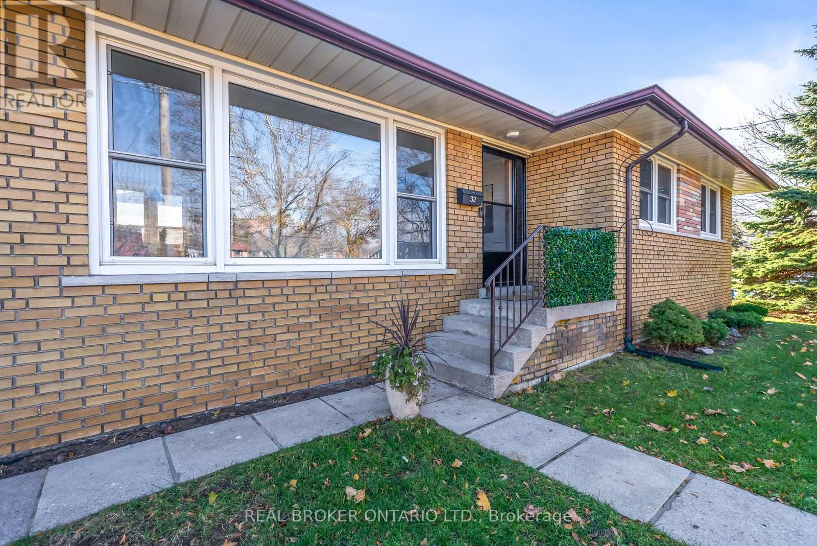 32 Kim Court, Toronto, Ontario  M1K 3R6 - Photo 7 - E12572864