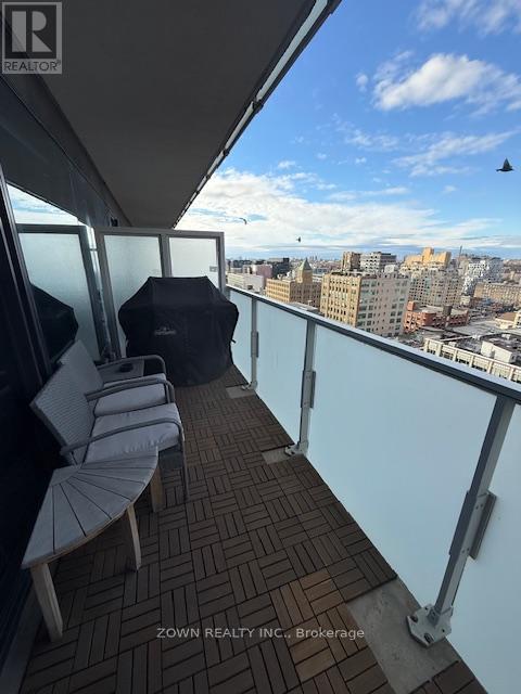 1705 - 11 Charlotte Street, Toronto, Ontario  M5V 2H5 - Photo 3 - C12570696