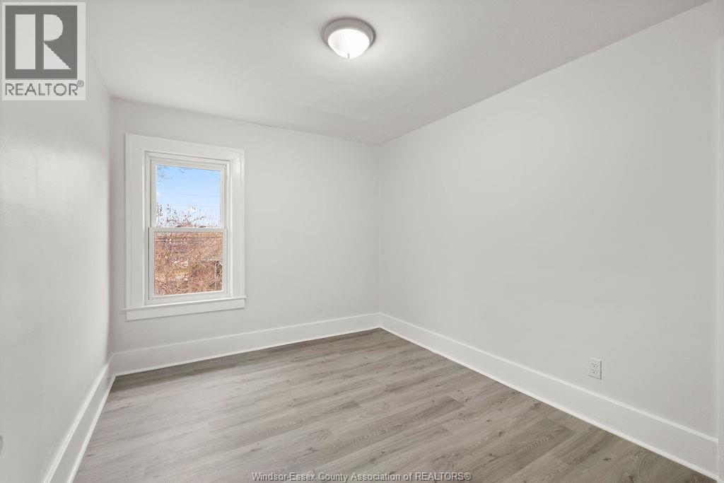 1060 Lawrence Road, Windsor, Ontario N8Y 3Z8 - Photo 8 - 25029480