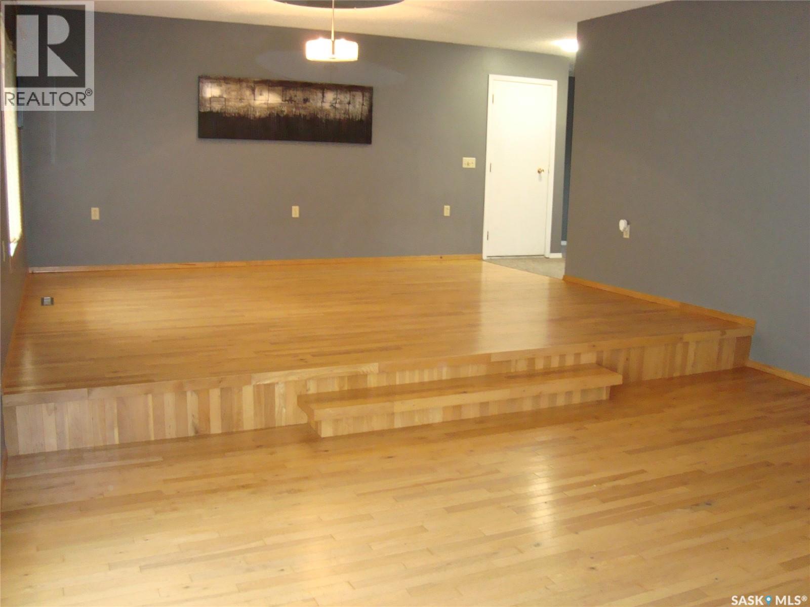 105 4th Avenue W, Kyle, Saskatchewan  S0L 1T0 - Photo 3 - SK024611