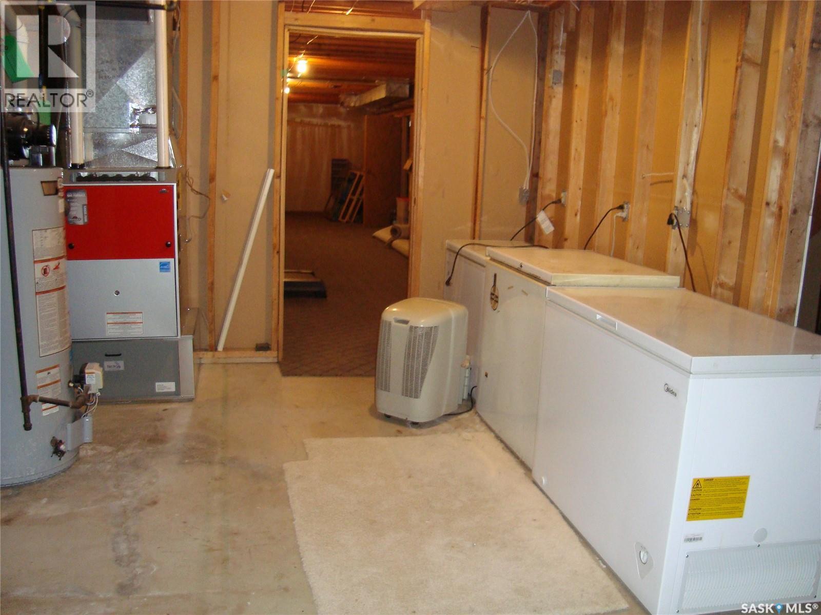 105 4th Avenue W, Kyle, Saskatchewan  S0L 1T0 - Photo 31 - SK024611