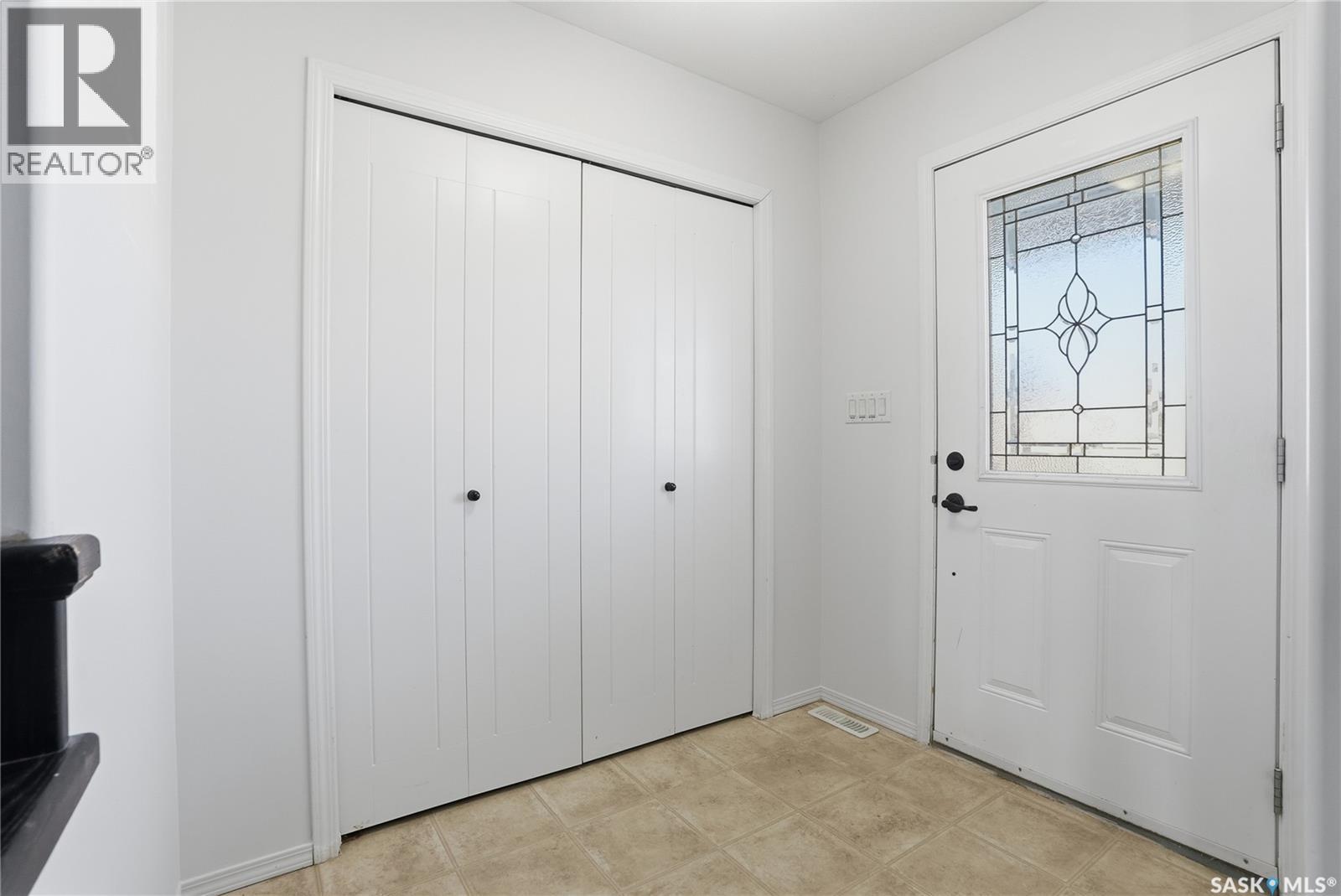 514 Klassen Crescent, Saskatoon, Saskatchewan  S7R 0G2 - Photo 3 - SK024603