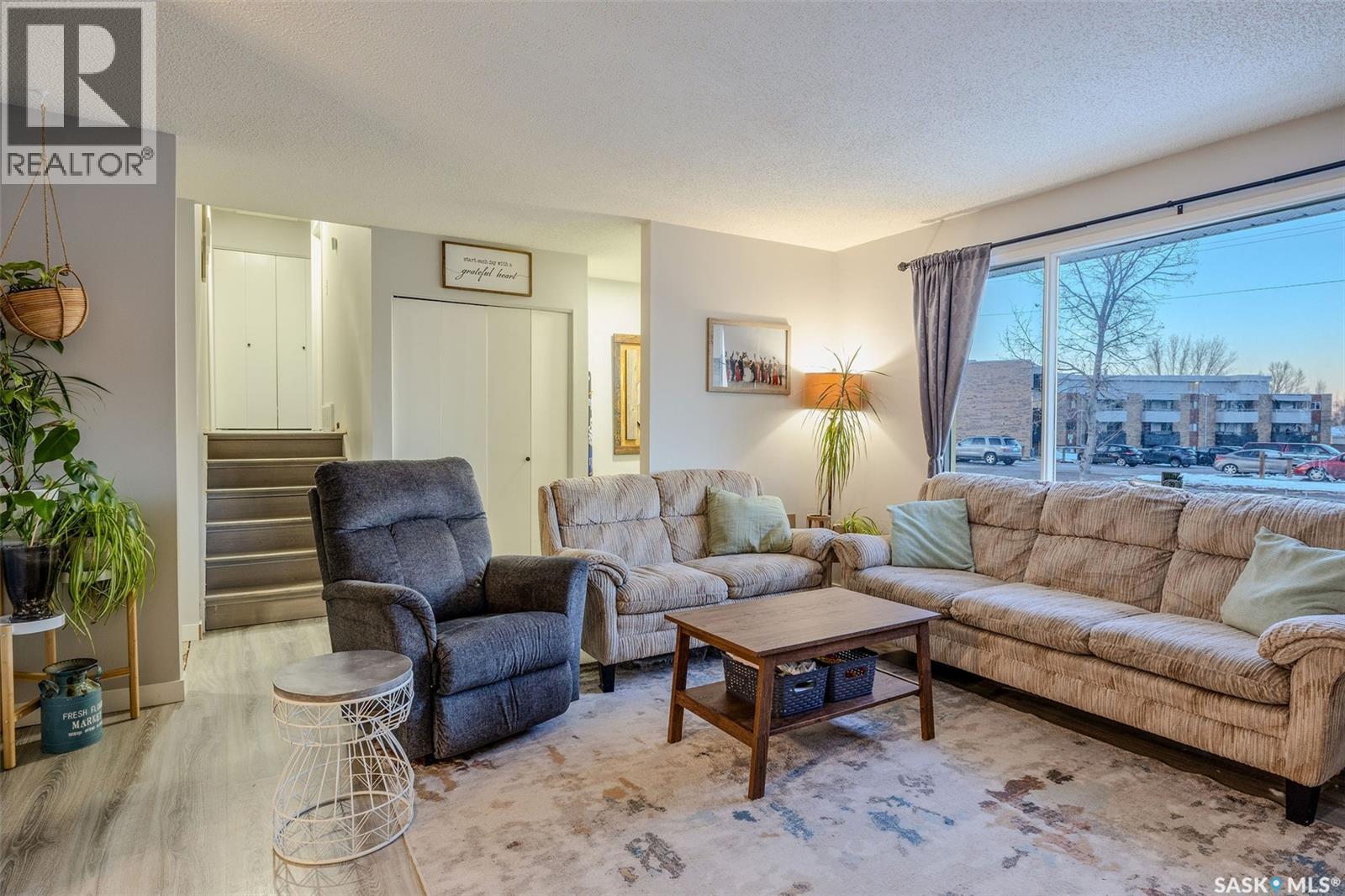 3111 33rd Street W, Saskatoon, Saskatchewan  S7L 0X8 - Photo 2 - SK024570