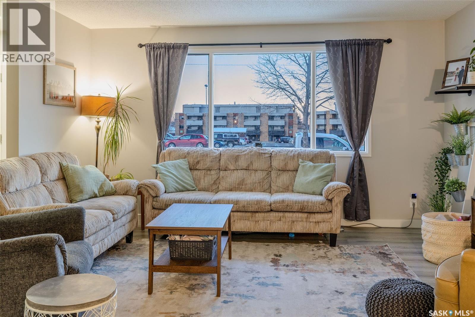 3111 33rd Street W, Saskatoon, Saskatchewan  S7L 0X8 - Photo 3 - SK024570