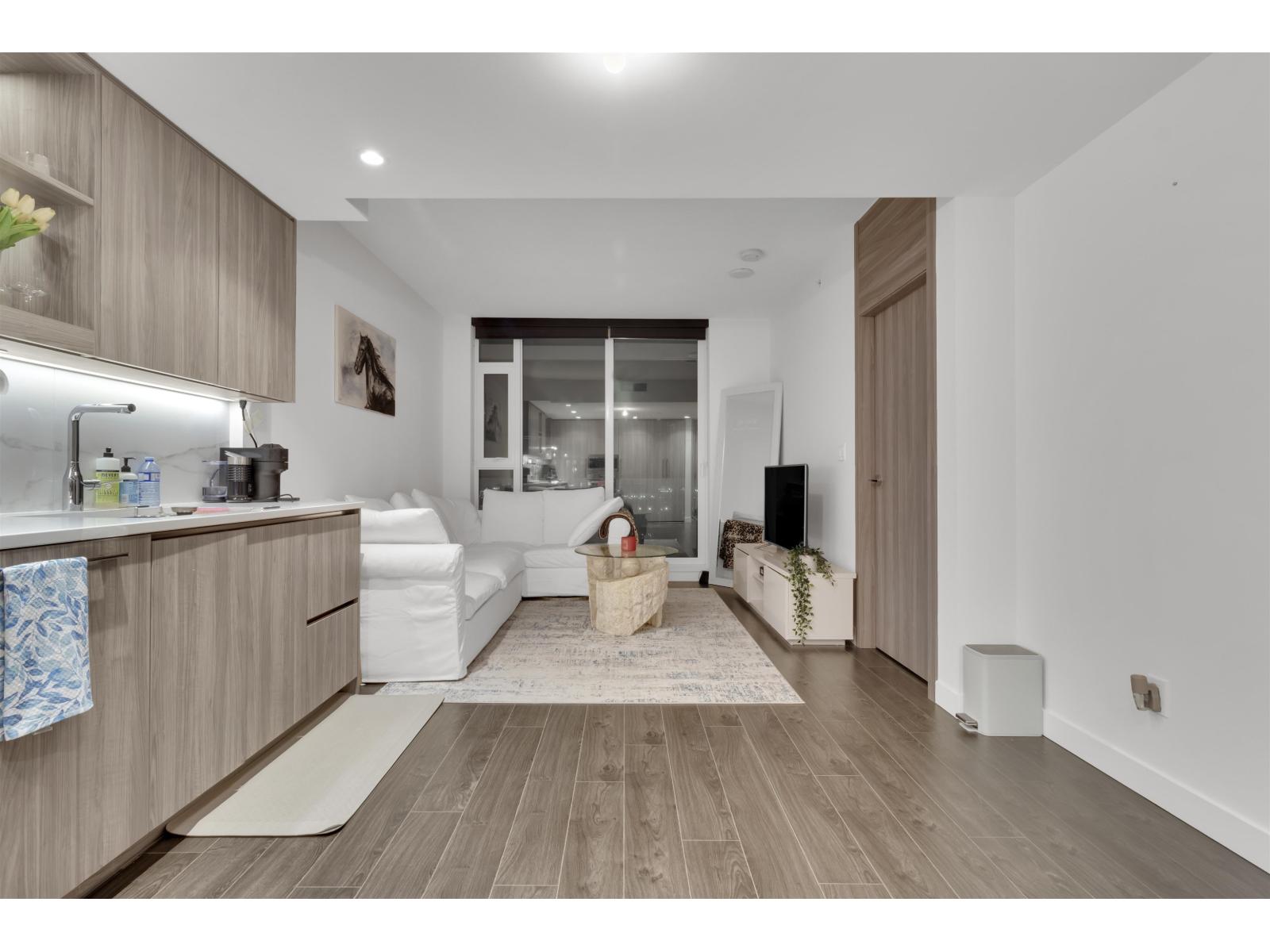 3701 9887 Whalley Boulevard, Surrey, British Columbia  V3T 0P4 - Photo 2 - R3069067