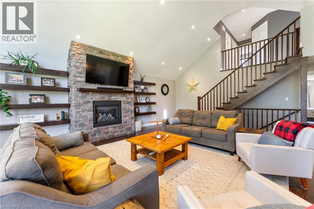 374 Sydenham Road, Hamilton, Ontario  L9H 5E2 - Photo 8 - 40779960