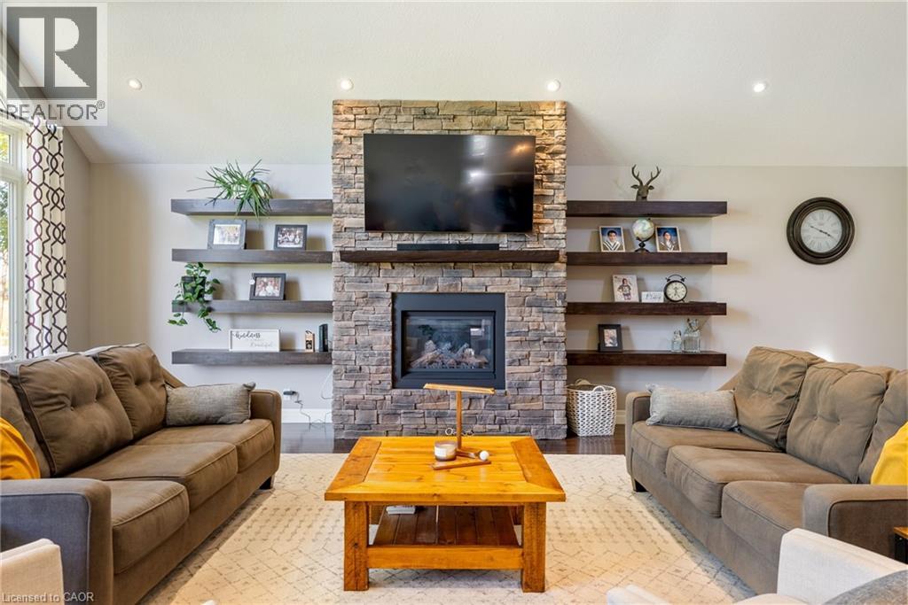 374 Sydenham Road, Hamilton, Ontario  L9H 5E2 - Photo 7 - 40779960