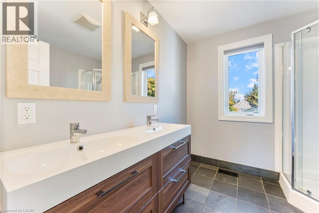 374 Sydenham Road, Hamilton, Ontario  L9H 5E2 - Photo 23 - 40779960