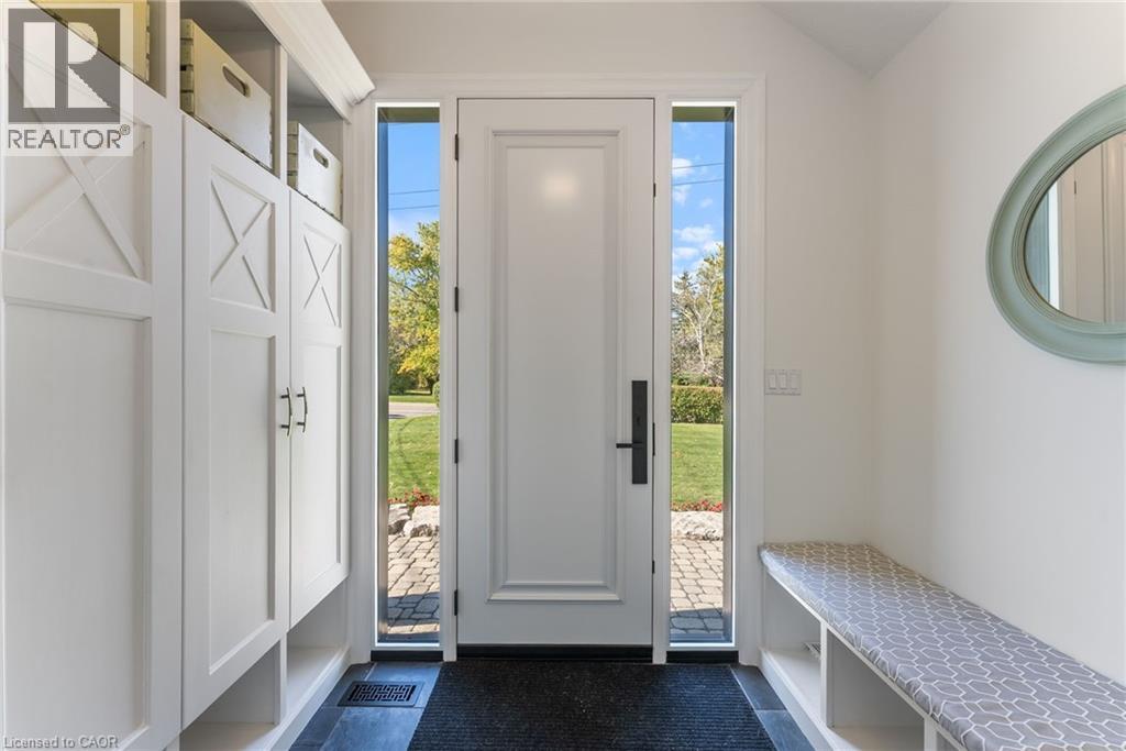 374 Sydenham Road, Hamilton, Ontario  L9H 5E2 - Photo 4 - 40779960