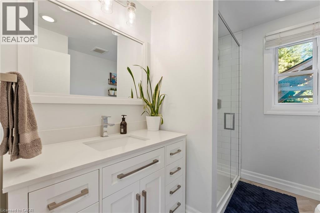 374 Sydenham Road, Hamilton, Ontario  L9H 5E2 - Photo 19 - 40779960