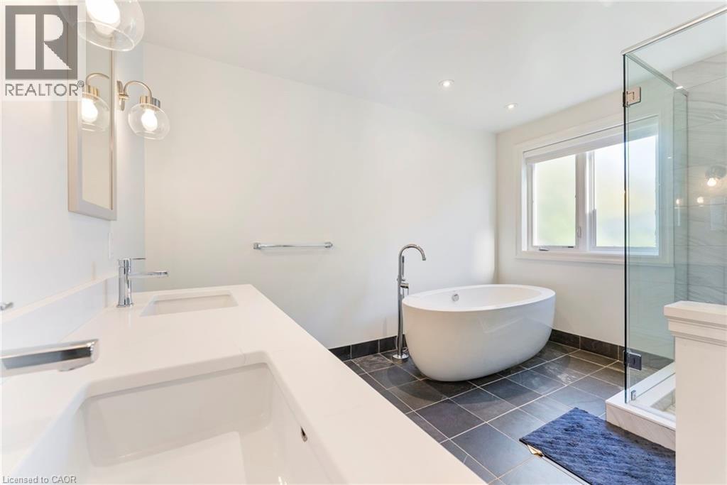 374 Sydenham Road, Hamilton, Ontario  L9H 5E2 - Photo 17 - 40779960