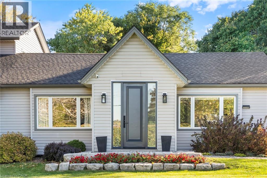 374 Sydenham Road, Hamilton, Ontario  L9H 5E2 - Photo 2 - 40779960