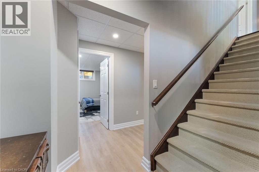 374 Sydenham Road, Hamilton, Ontario  L9H 5E2 - Photo 25 - 40779960