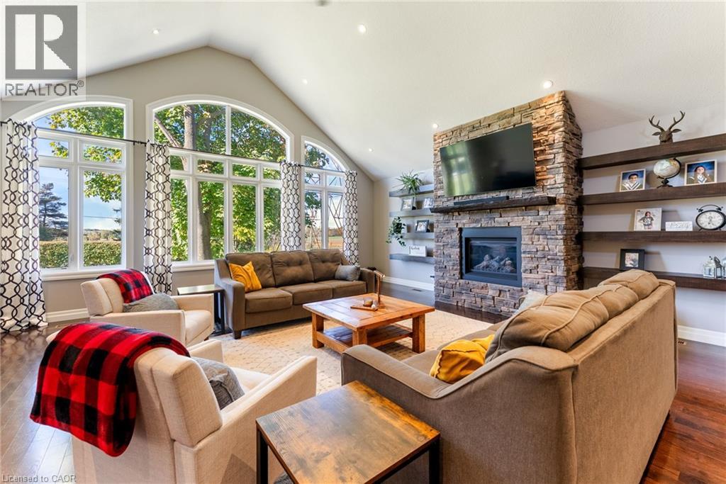 374 Sydenham Road, Hamilton, Ontario  L9H 5E2 - Photo 6 - 40779960