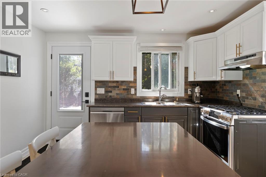 374 Sydenham Road, Hamilton, Ontario  L9H 5E2 - Photo 11 - 40779960