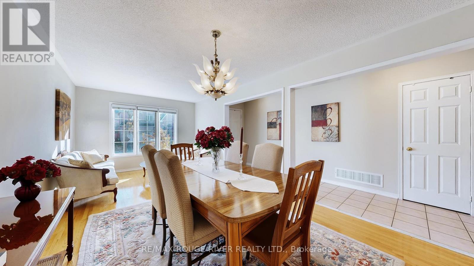 24 Adenmore Road, Toronto, Ontario M1C 5B4 - Photo 3 - E12572126