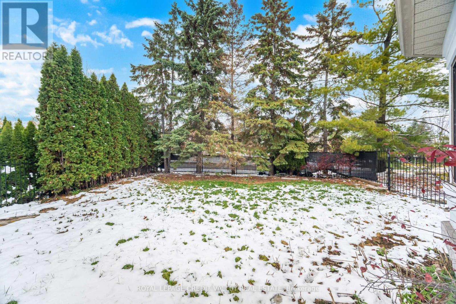 2 Huntingwood Court, Vaughan, Ontario L4H 1A7 - Photo 47 - N12571442