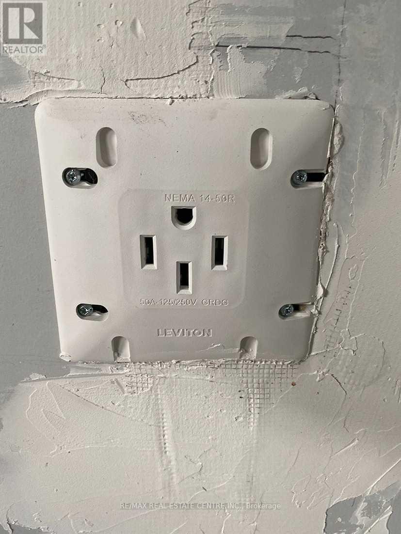 4230 Fuller Crescent, Burlington, Ontario  L7M 0M4 - Photo 39 - W12447457