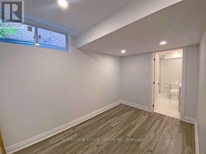 4230 Fuller Crescent, Burlington, Ontario  L7M 0M4 - Photo 33 - W12447457