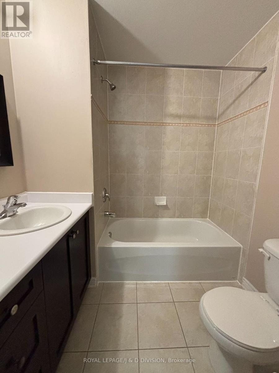 23a Yarrow Road, Toronto, Ontario  M6M 4E2 - Photo 10 - W12556934