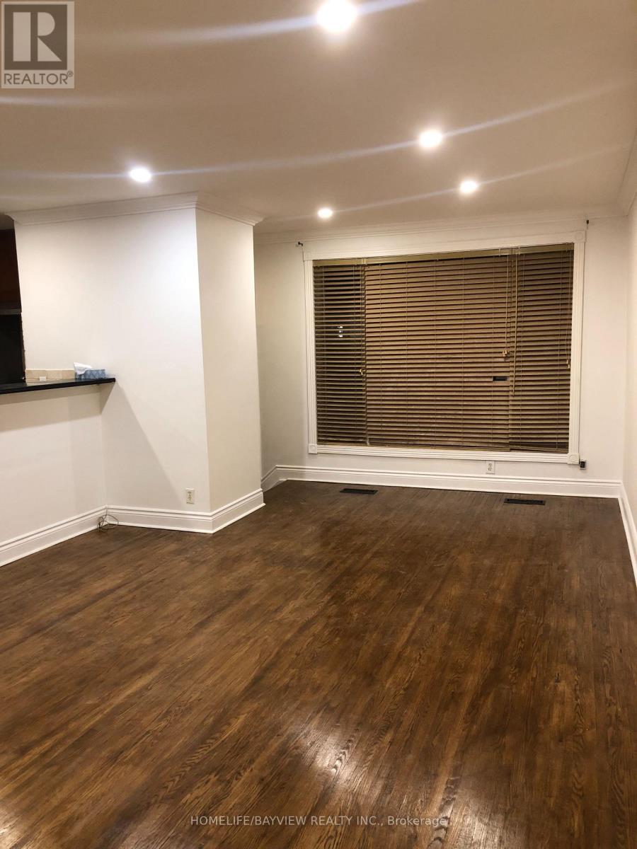 219 Alsace Road, Richmond Hill, Ontario  L4C 2W9 - Photo 2 - N12572780